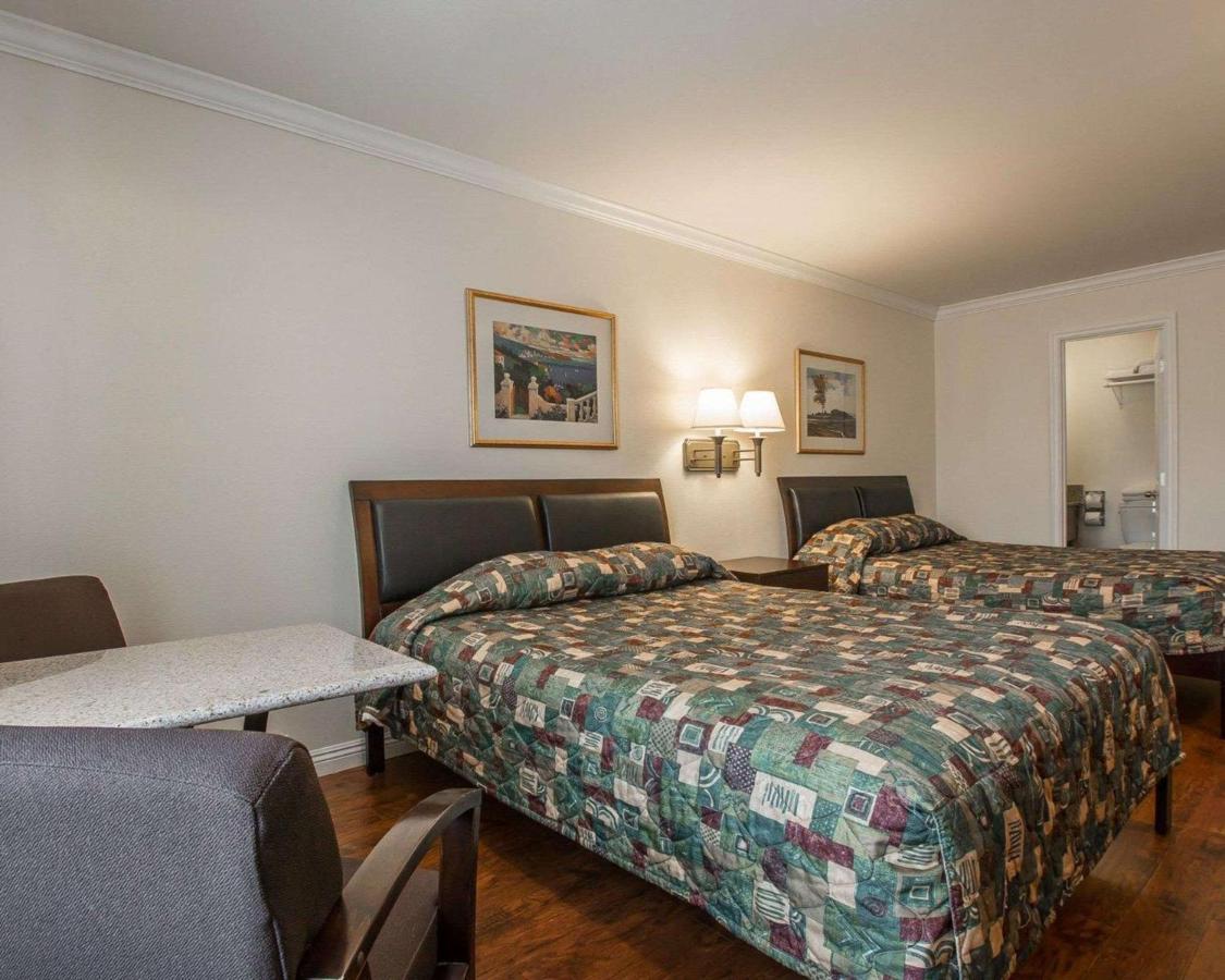 Palm Inn Hotel Near Tyler Mall Riverside Kültér fotó